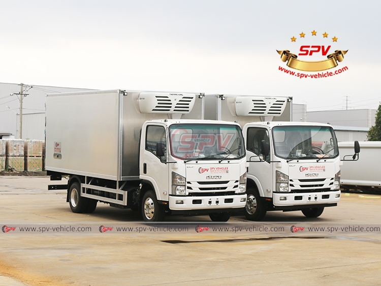 5 Tons Freezer Wagon ISUZU - Right Front Side View